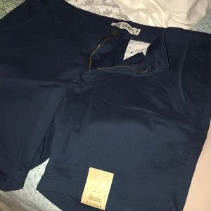 Men’s casual shorts.  Navy NWT